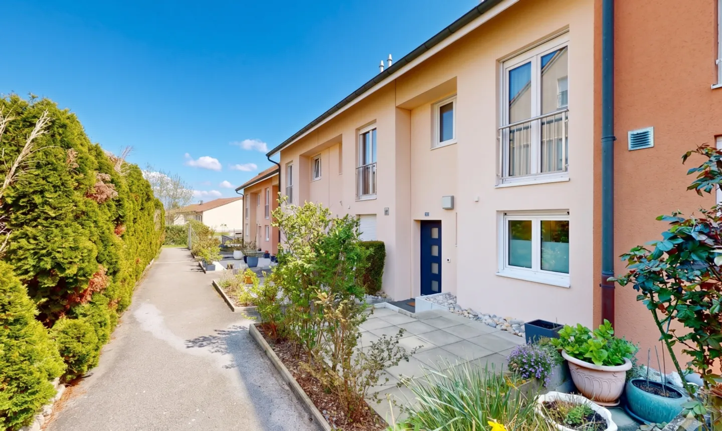 Wunderschönes Reihenhaus mit großer Terrasse - Foto 1 von 11