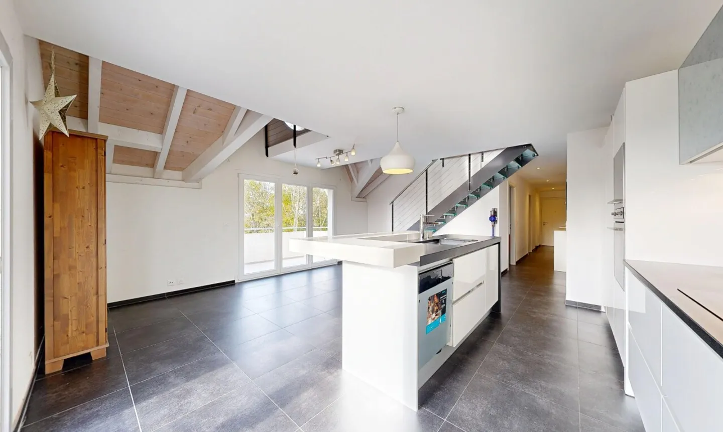 Magnifico duplex all'ultimo piano di un piccolo condominio - Foto 8 di 13