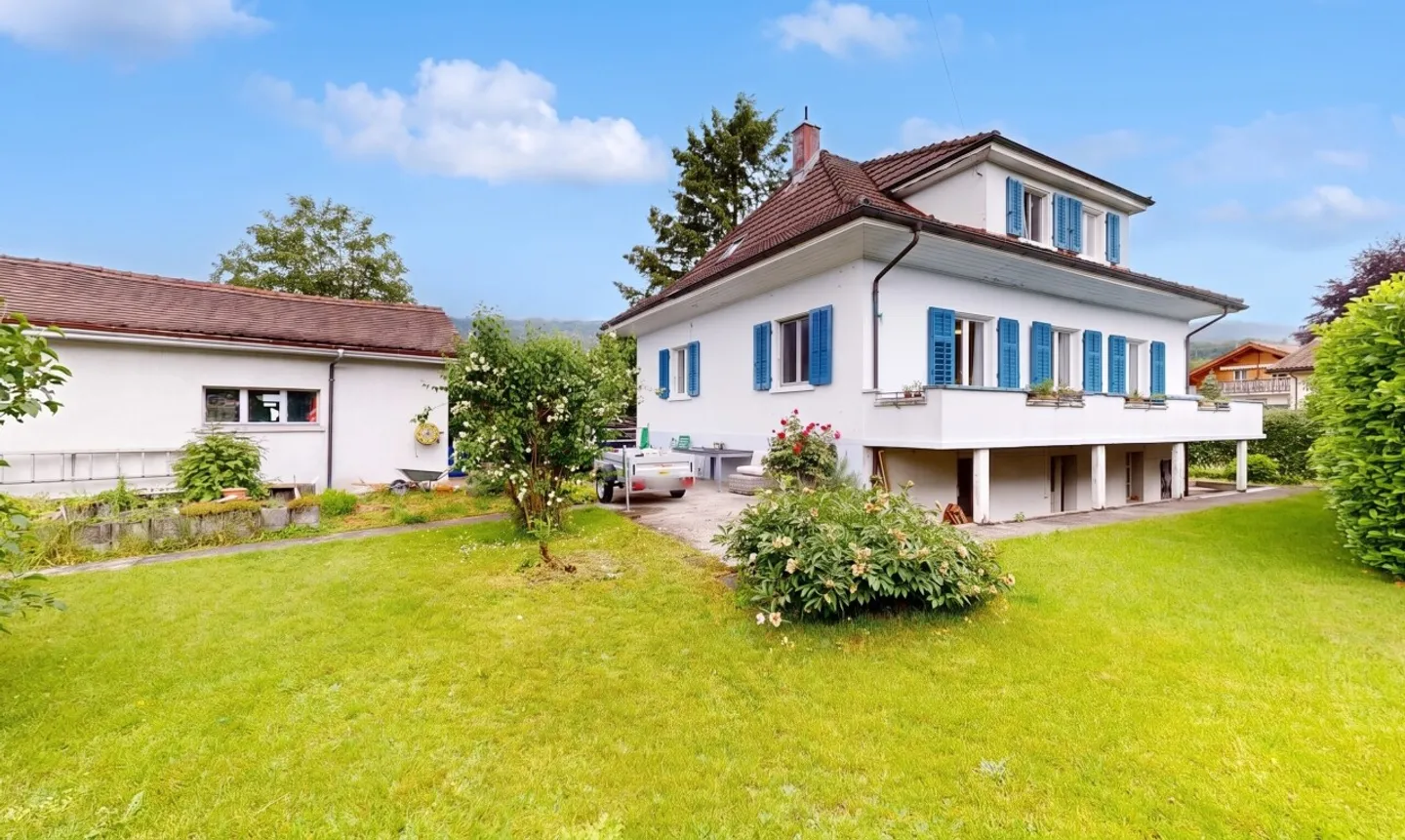 Familienhaus mit Waldnähe, grossem Garten und Potenzial - Photo 1 sur 11