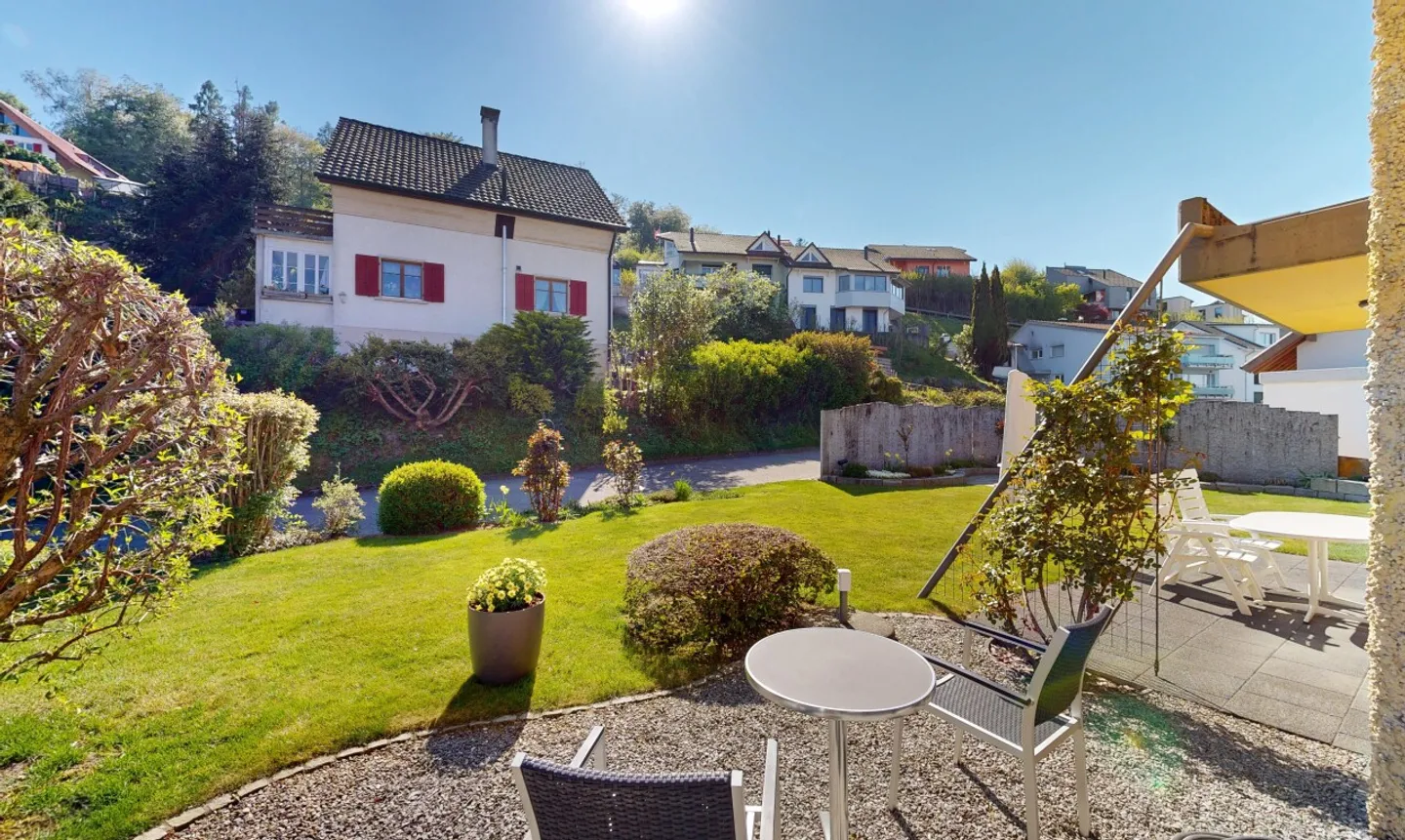 House with unique architecture and large garden paradise - Photo 2 of 11