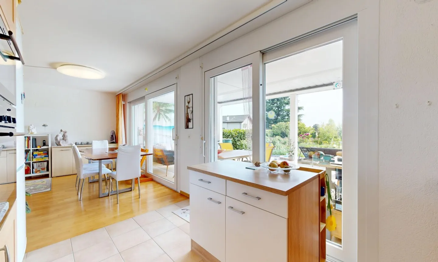 Beautiful 4.5-room apartment with a magnificent garden in a quiet area in Bussigny - Photo 7 of 11