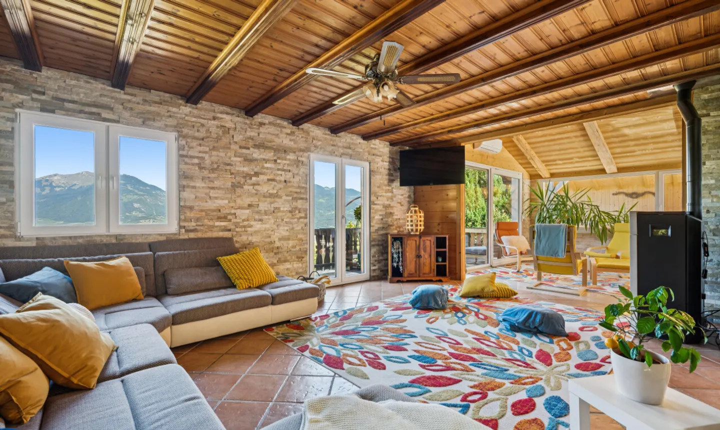 Chalet 8.5 + Studio und unverbauter Blick in einer gut gelegenen ruhigen Gegend - Foto 4 von 11