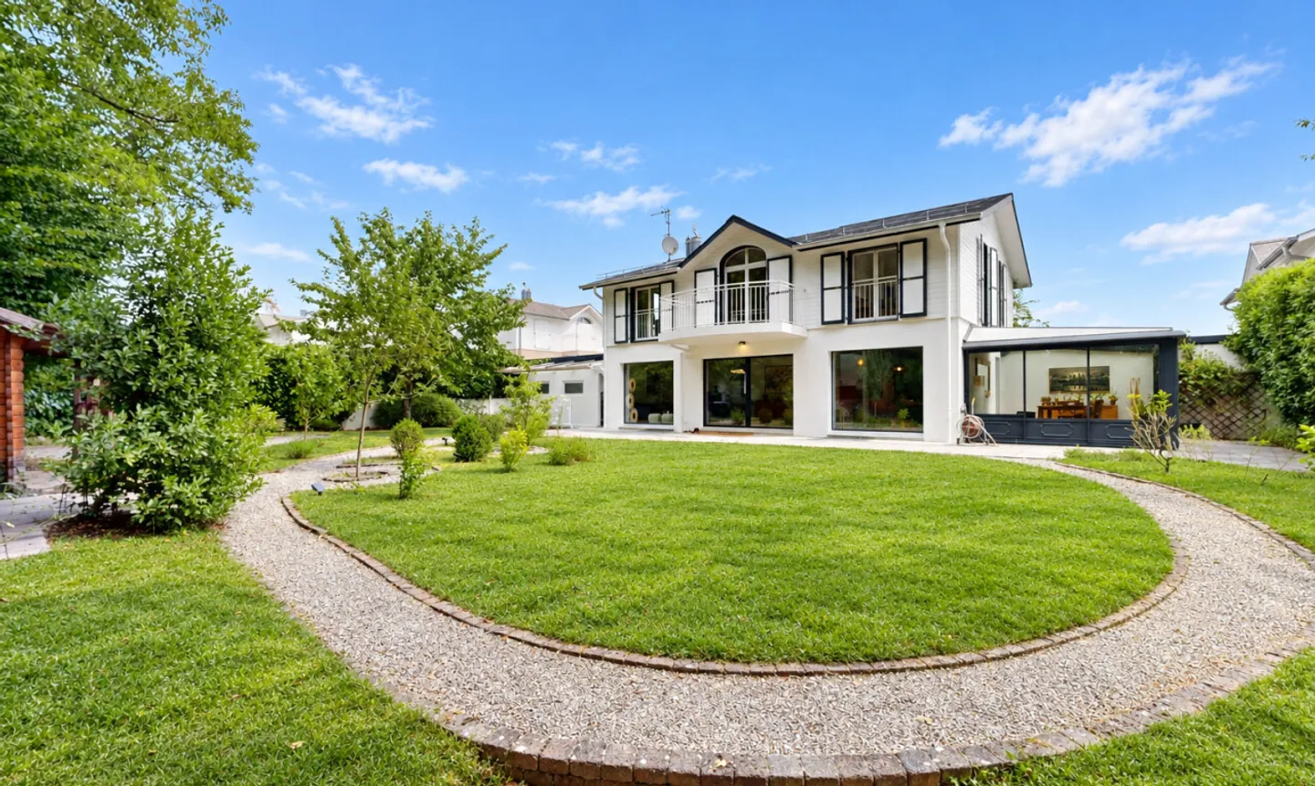 Villa familiare prestigiosa con ampio giardino a Vandoeuvres - Foto 1 di 11
