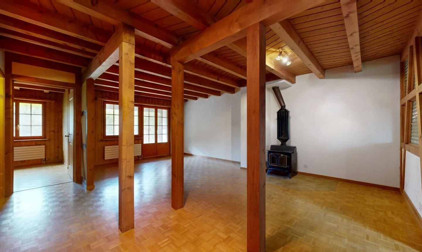 Maison mitoyenne avec jardin et énorme potentiel à Oetwil am See - Photo 8 sur 11