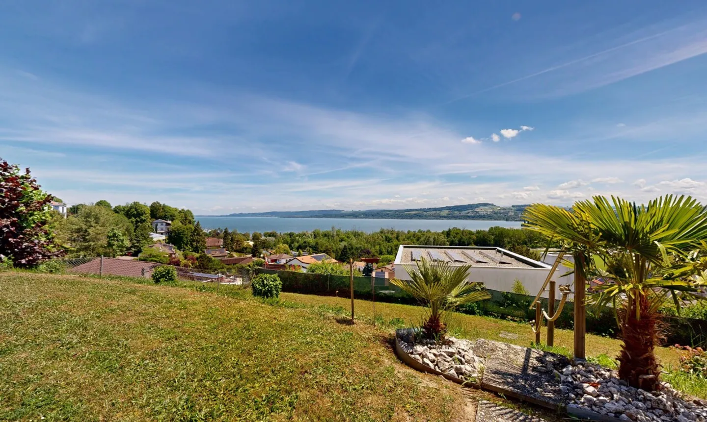 Magnifique villa individuelle avec vue panoramique sur le lac - Photo 2 of 13