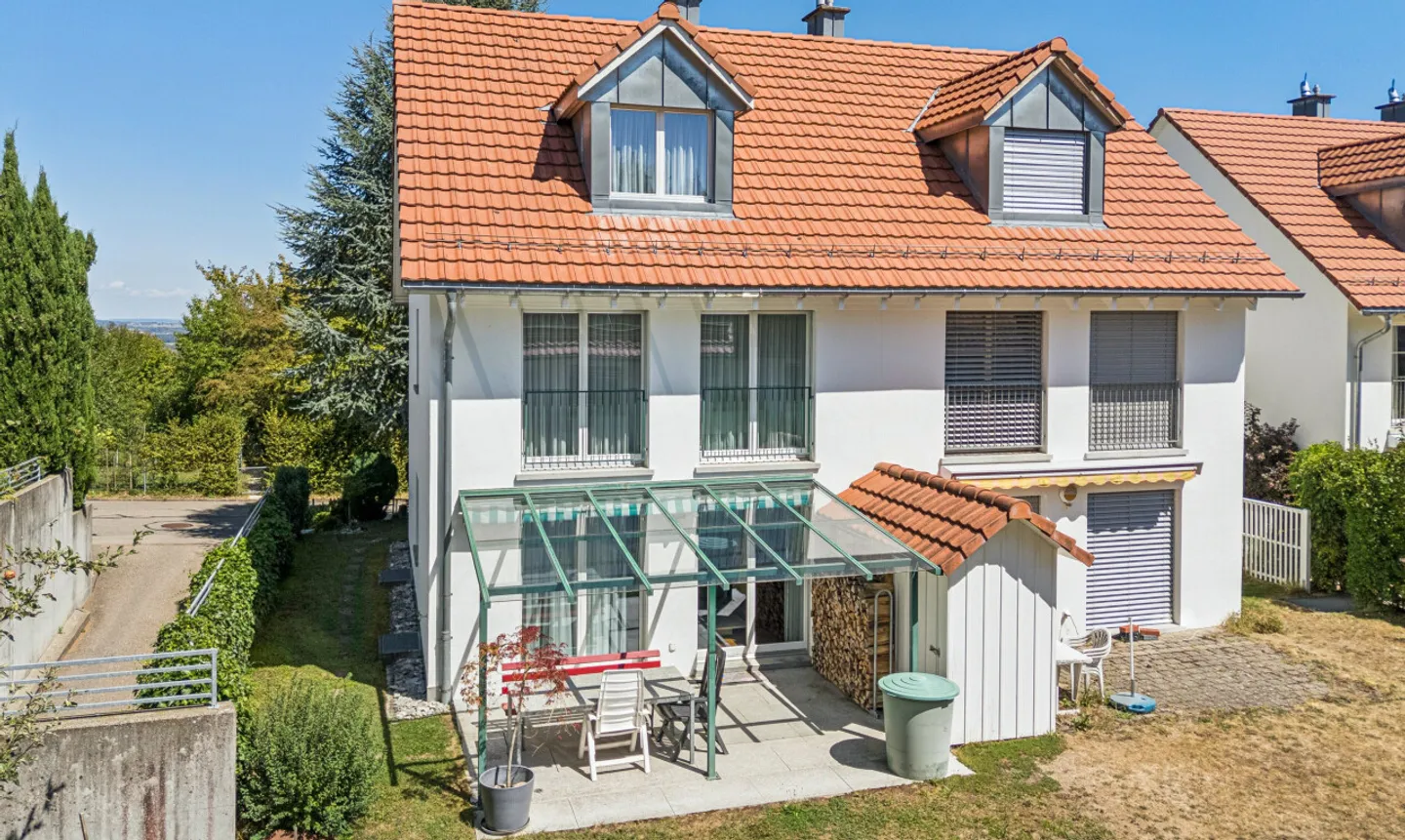 Attraktives 4.5-Zimmer-Doppeleinfamilienhaus - Foto 1 di 11