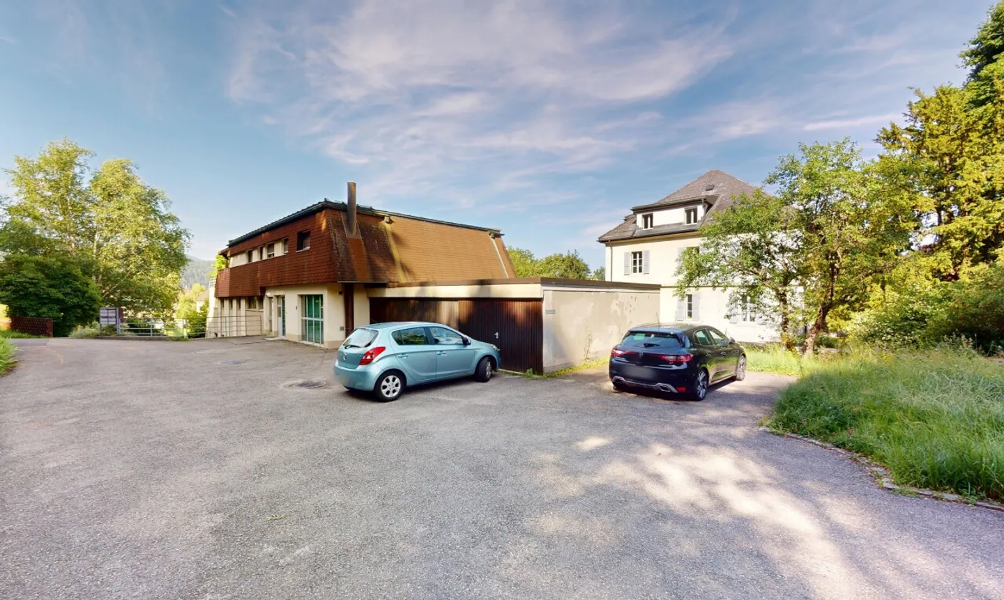 Appartamento 4,5 locali con giardino, vista montagna e garage - Foto 3 di 11