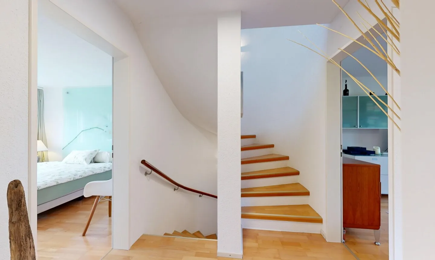 Well-maintained 5-room terraced house with garden and a double garage - Photo 7 of 11