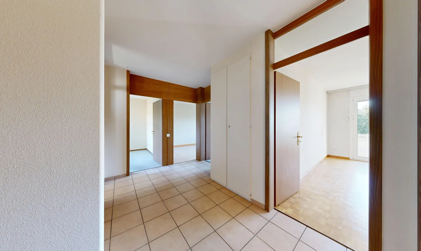 Practical 4-room apartment with large balcony in the Längi district - Photo 3 of 11