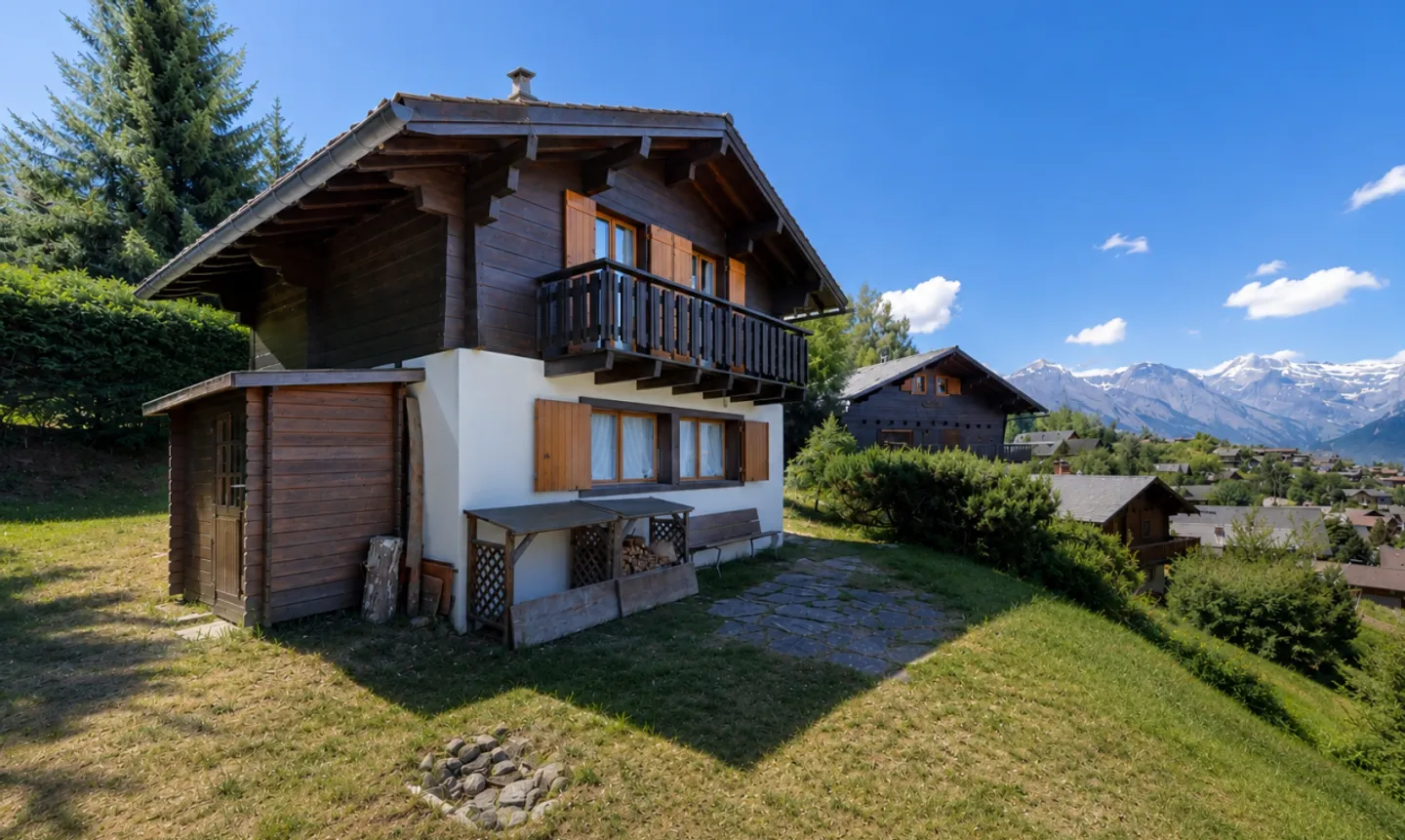 Magnificent chalet with panoramic view in Haute-Nendaz - Photo 1 of 11