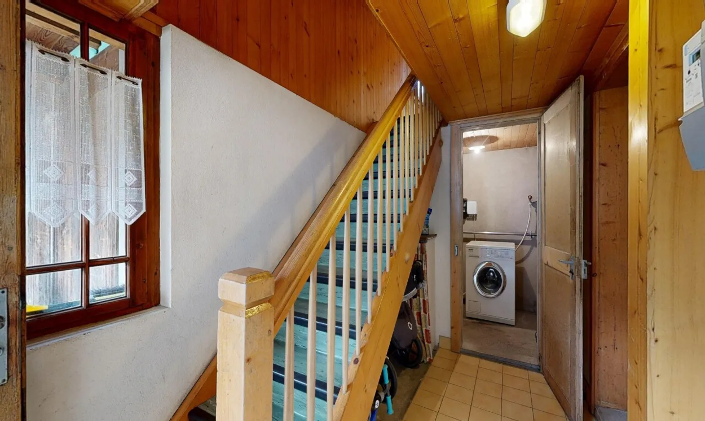 Esclusivo: Grande Chalet per Uso Misto all'Ingresso del Villaggio - Foto 3 di 11