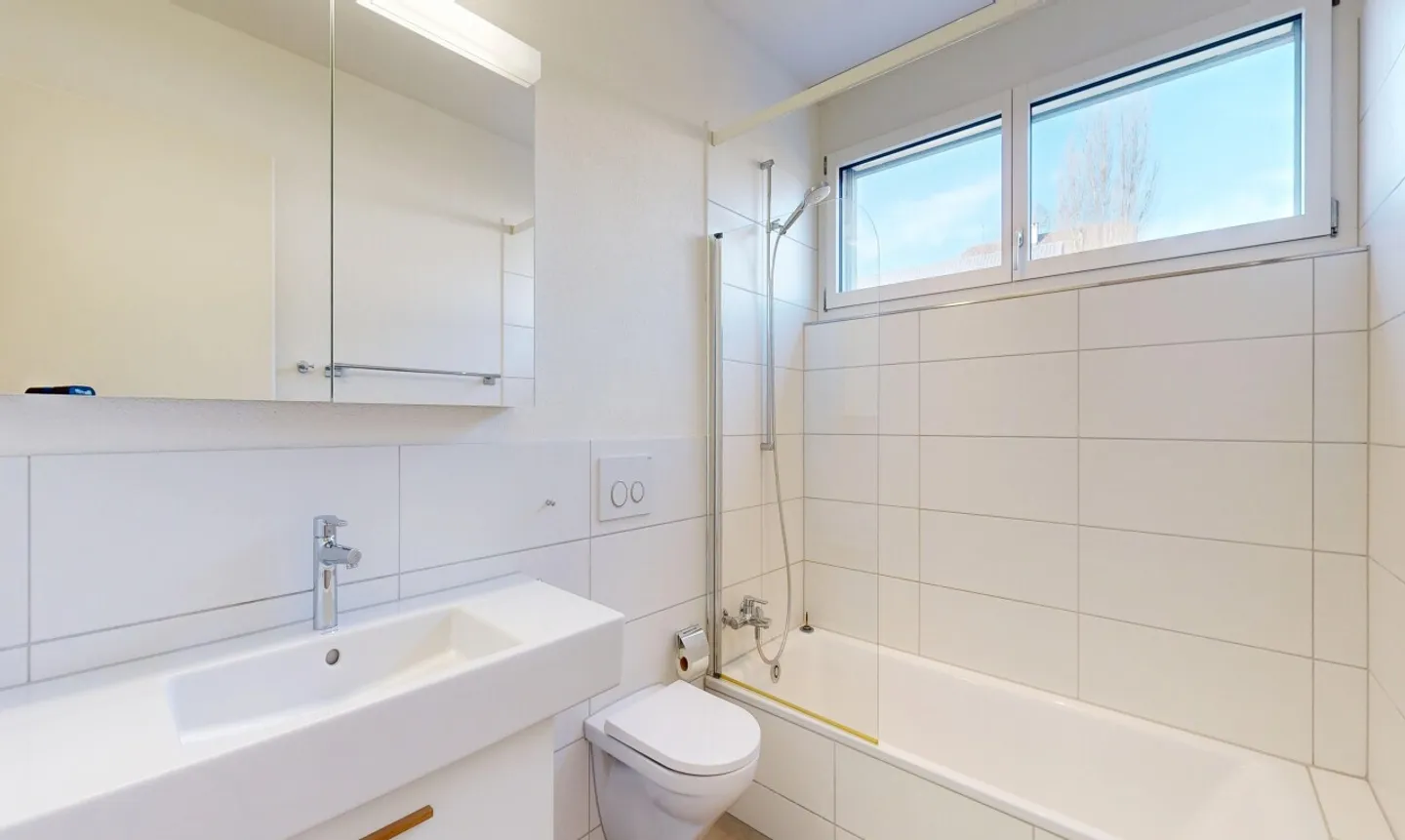 Appartamento moderno di 3,5 stanze con grande balcone e 2 posti auto - Foto 9 di 11