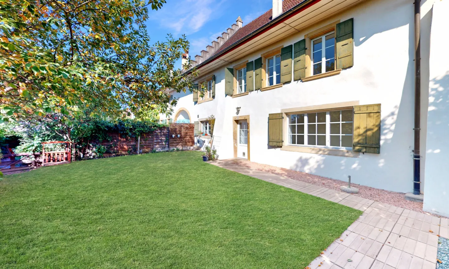 Duplex with garden, huge cellar and 2 covered parking spaces - Photo 9 of 11