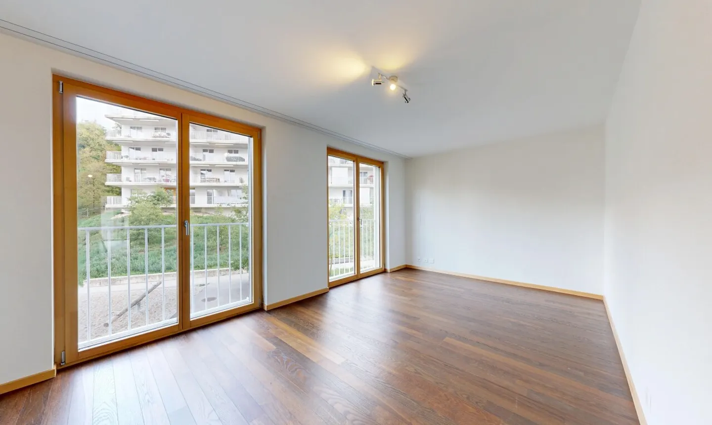Elegant 3.5 rooms with large balcony and nursery in the building - Photo 7 of 11