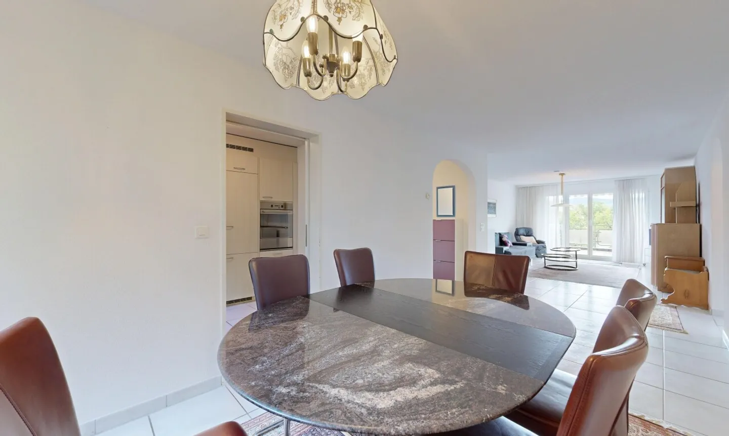 Appartement lumineux de 4,5 pièces avec belle vue à Oberengstringen - Photo 4 sur 11