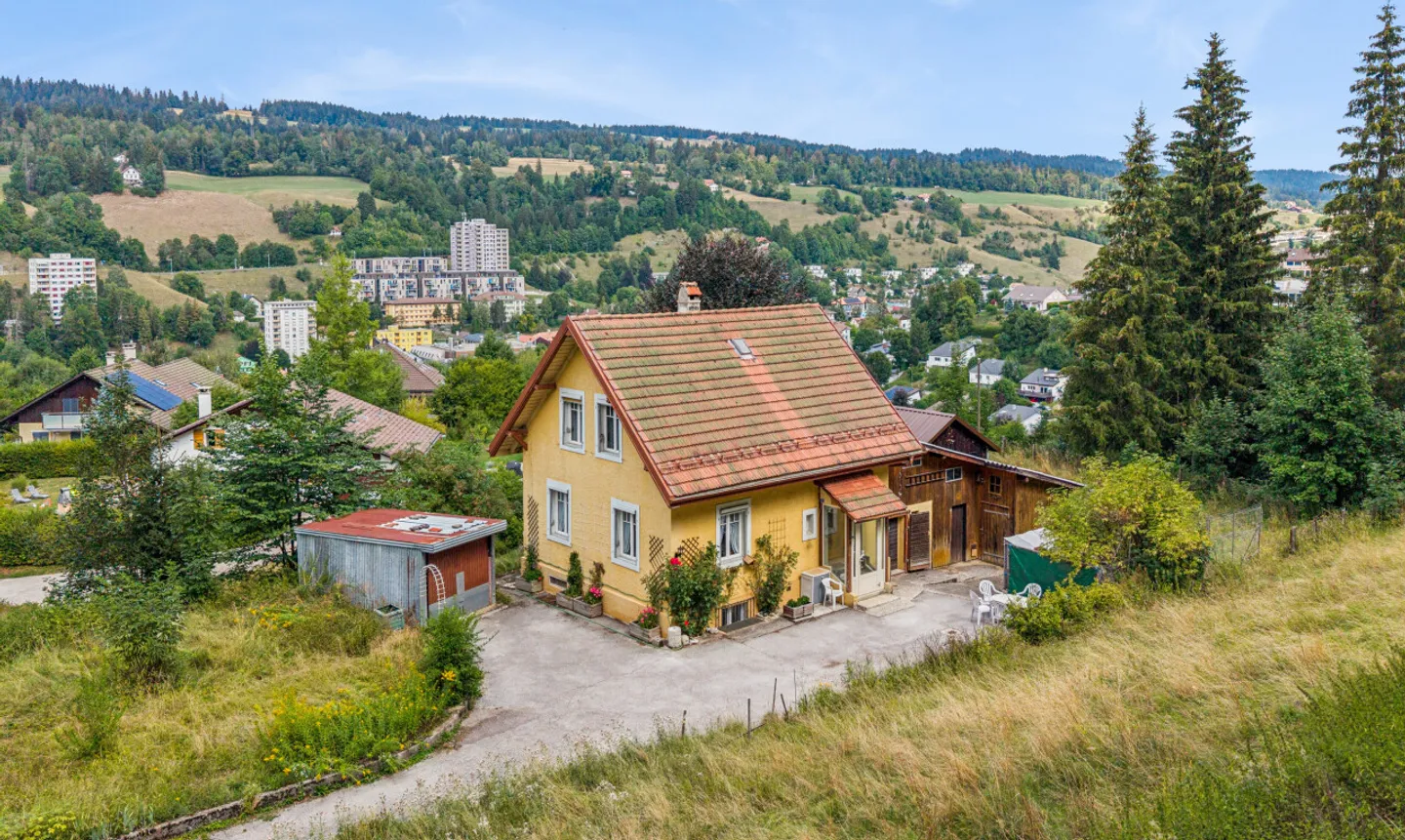 Maison à réinventer sur une parcelle de plus de 2'700 m² - Foto 3 di 11