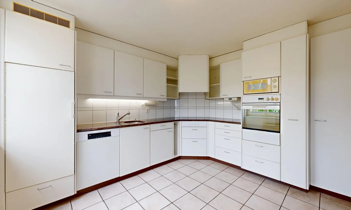 Maison d'angle de 5,5 pièces avec jardin idyllique dans un quartier familial - Photo 5 sur 11
