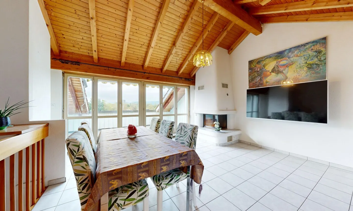 Appartement duplex 4 pièces avec terrasse et cheminée - Photo 3 sur 11