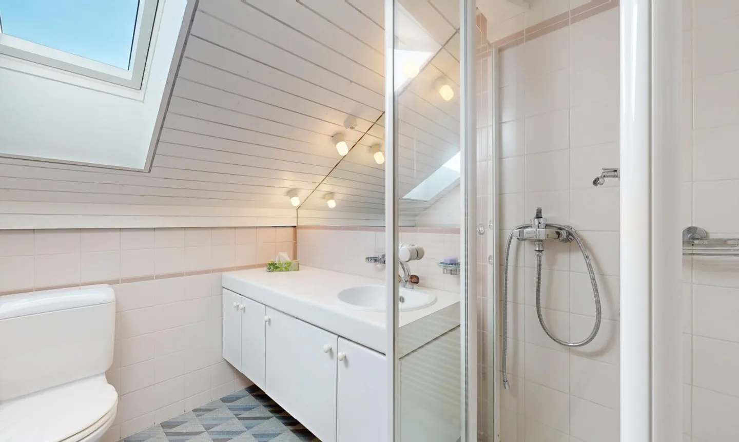 Casa a schiera affascinante con 4,5 stanze e possibilità di espansione - Foto 10 di 11