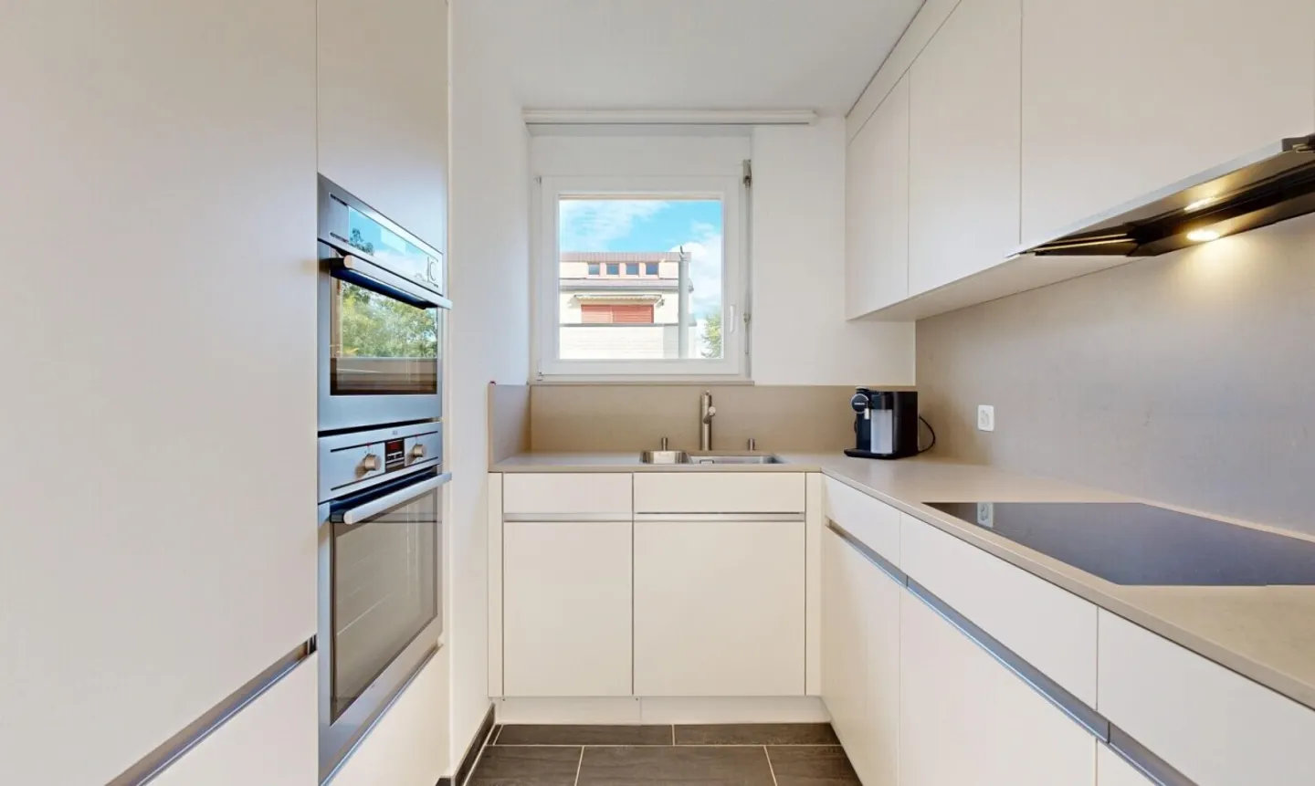 Nature-friendly 3.5-room maisonette apartment in Dübendorf - Photo 2 of 11
