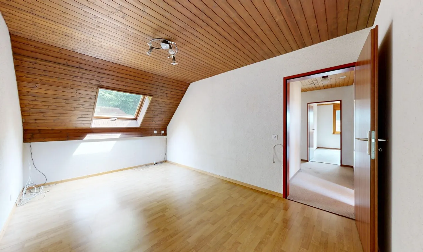 Maison individuelle avec beaucoup de potentiel dans un quartier résidentiel calme - Photo 9 sur 11