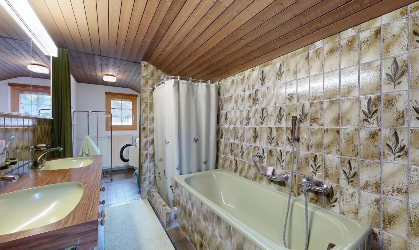 Attractive 4.5-room corner townhouse with separate shed - Photo 8 of 11