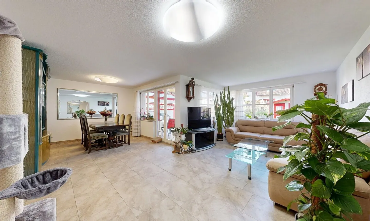 Maison lumineuse de 7 pièces avec jardin, poêle suédois et beaucoup d'espace - Photo 1 sur 11