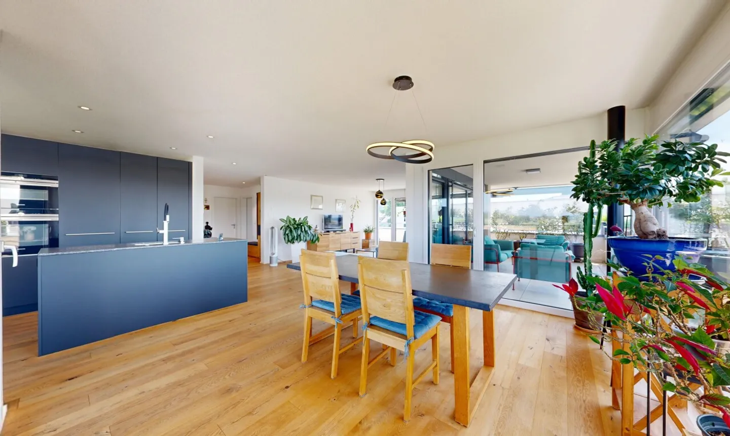 Exceptional penthouse with panoramic terrace between Fribourg and Bern - Photo 2 of 11
