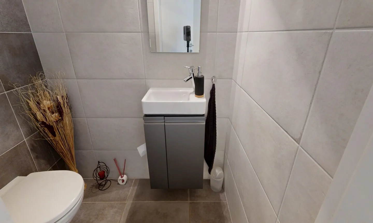 Bright contemporary villa close to the lake and amenities - Photo 8 of 13