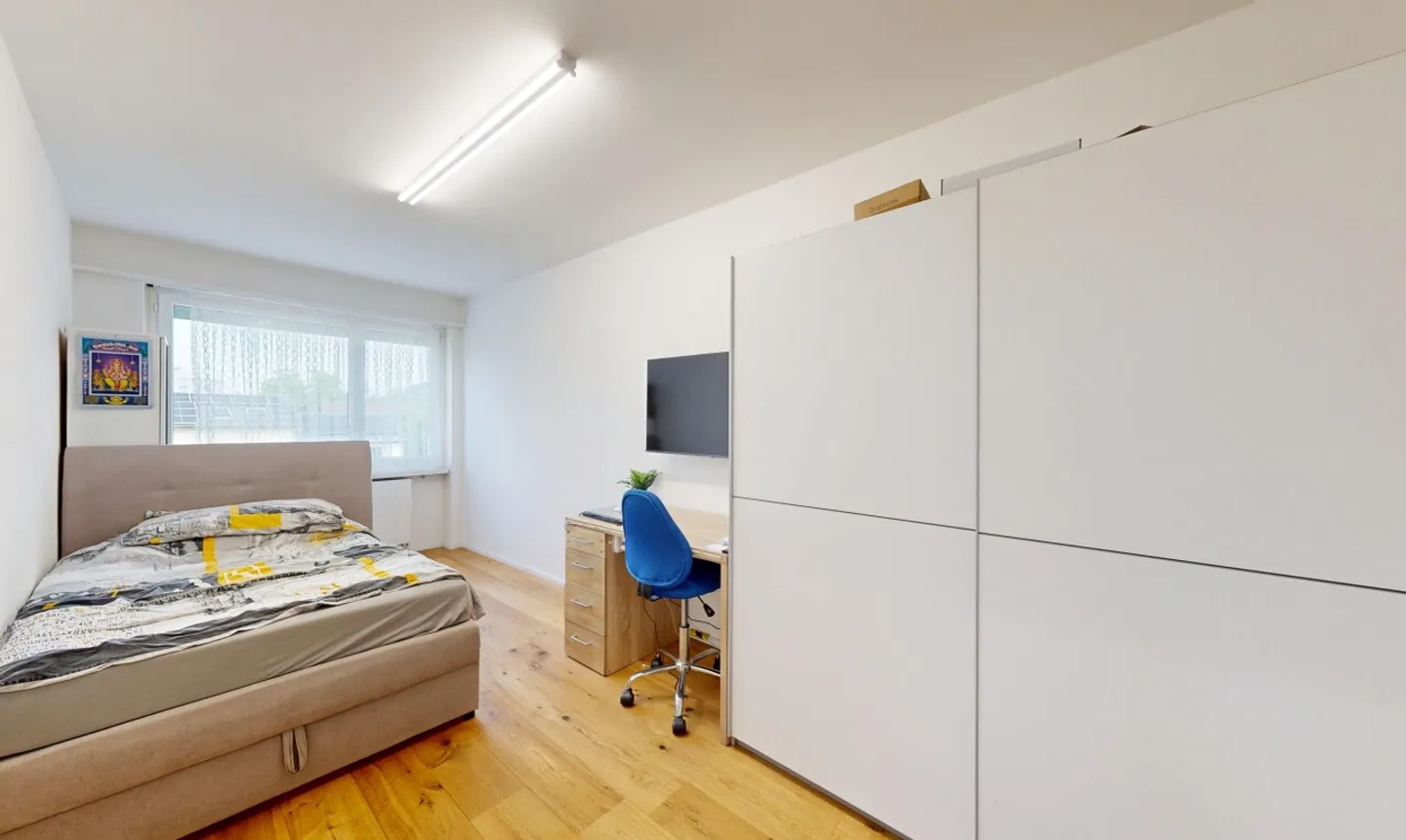 Appartement rénové de 4,5 pièces avec box garage (en droit de construction) - Photo 7 sur 11