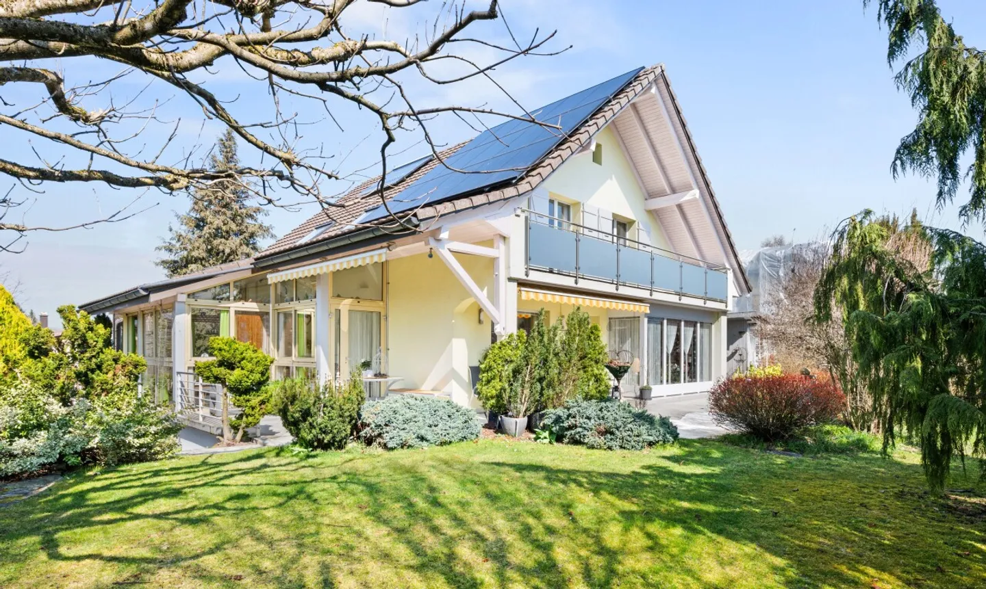 Geräumiges Familienhaus mit Garten in ruhiger Umgebung - Foto 2 von 13