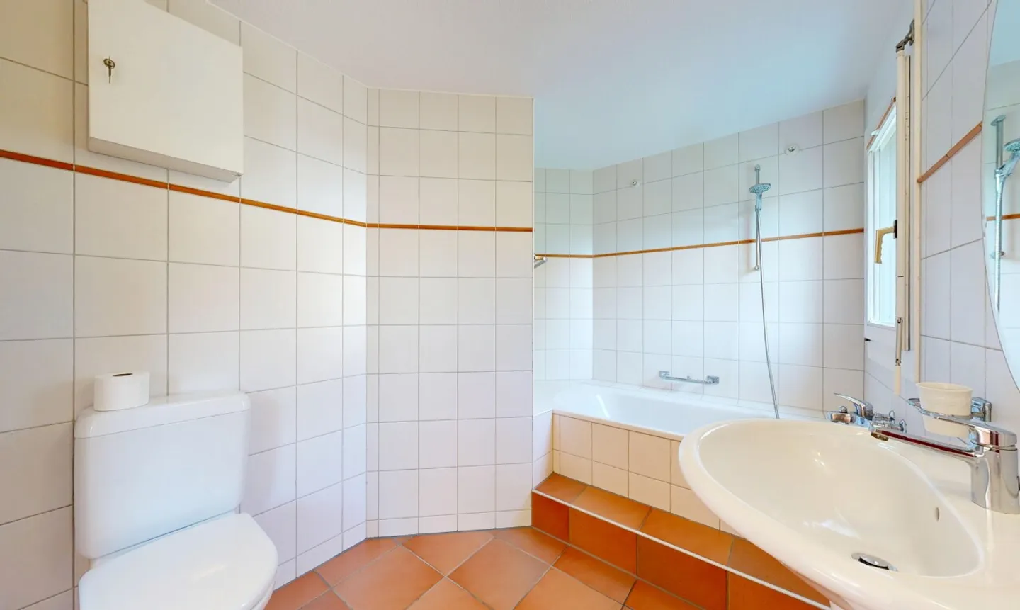 Bright 4.5 Room Garden Apartment in Utzenstorf - Photo 10 of 11