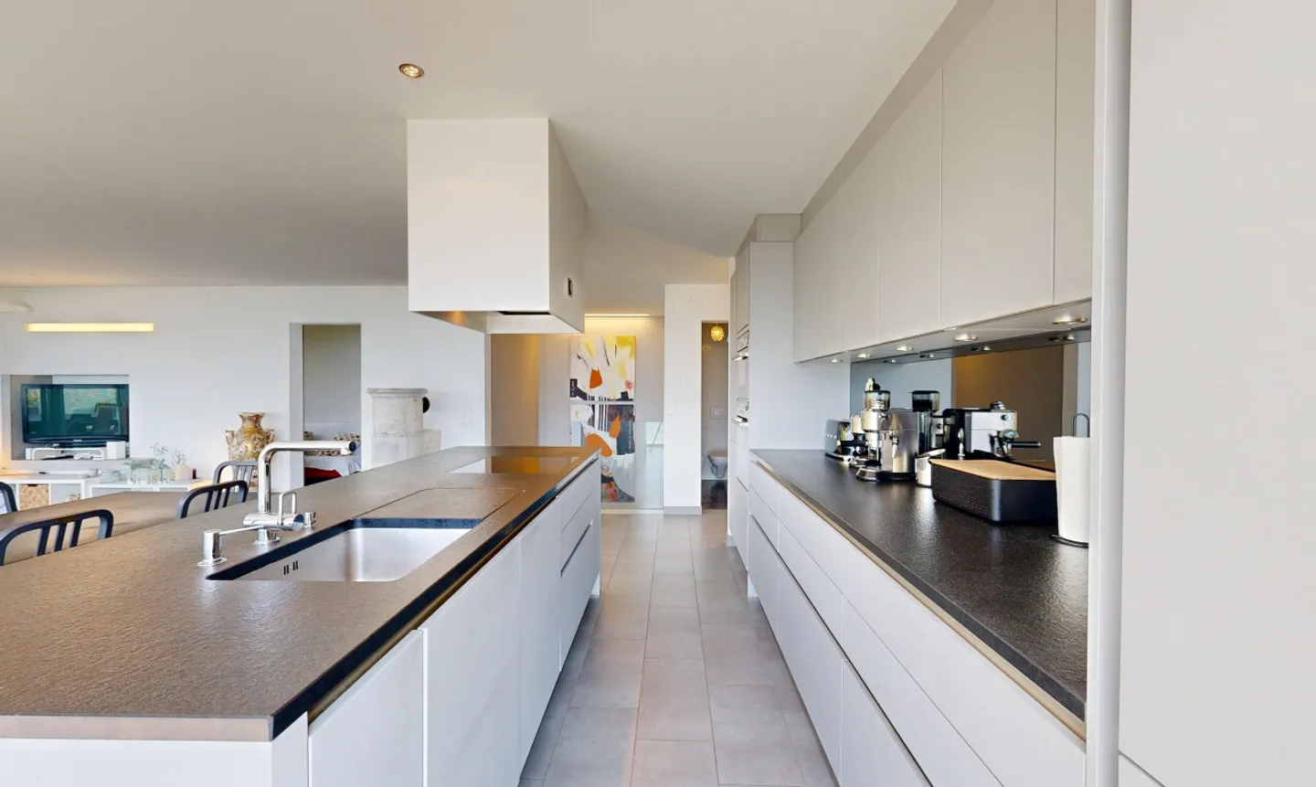 Contemporary Villa with Panoramic View - Photo 7 of 11