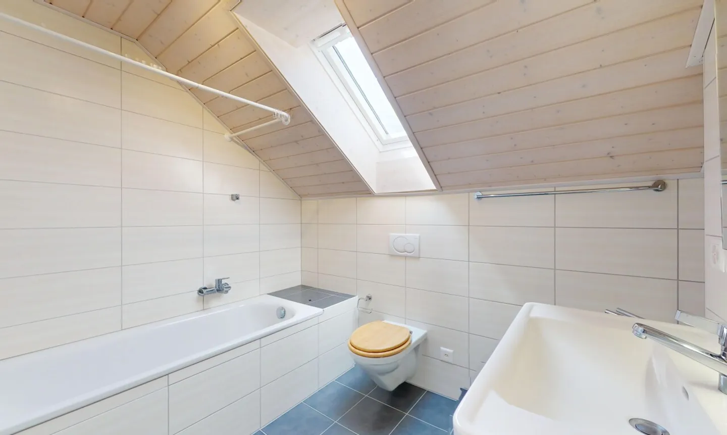 Rare à la vente : Maison familiale avec couvert à voitures ! - Photo 11 sur 13