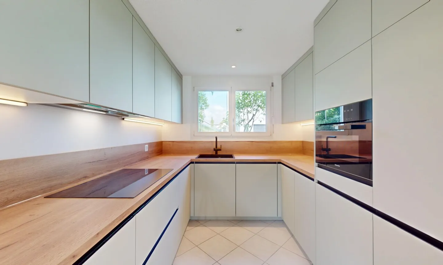 Casa a schiera attraente di 6,5 stanze - Foto 3 di 11