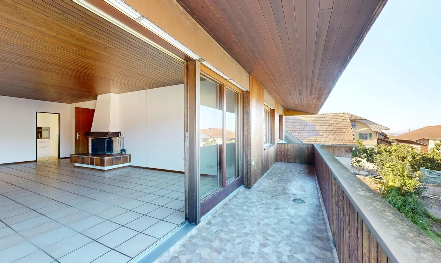 Fascino rurale con grande terreno e vicinanza ai laghi - Foto 9 di 11