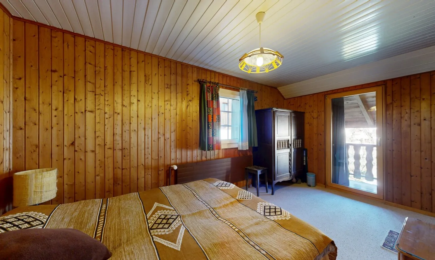 Spacious house with great potential in a peaceful setting - Photo 7 of 11