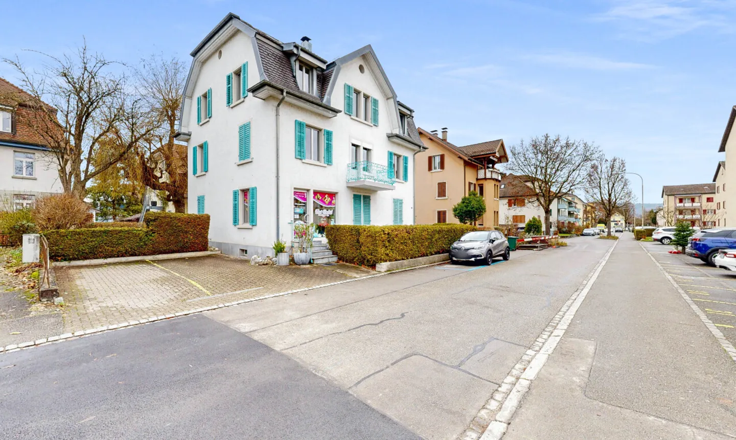 Attraktives Mehrfamilienhaus mit Entwicklungspotenzial in Dietikon - Photo 3 of 11