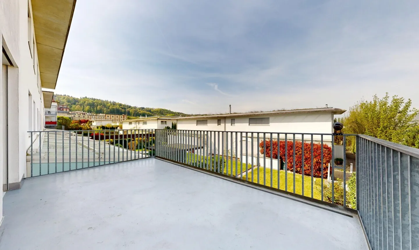 Attractive 5.5-room end-of-terrace house with low-maintenance garden - Photo 7 of 13