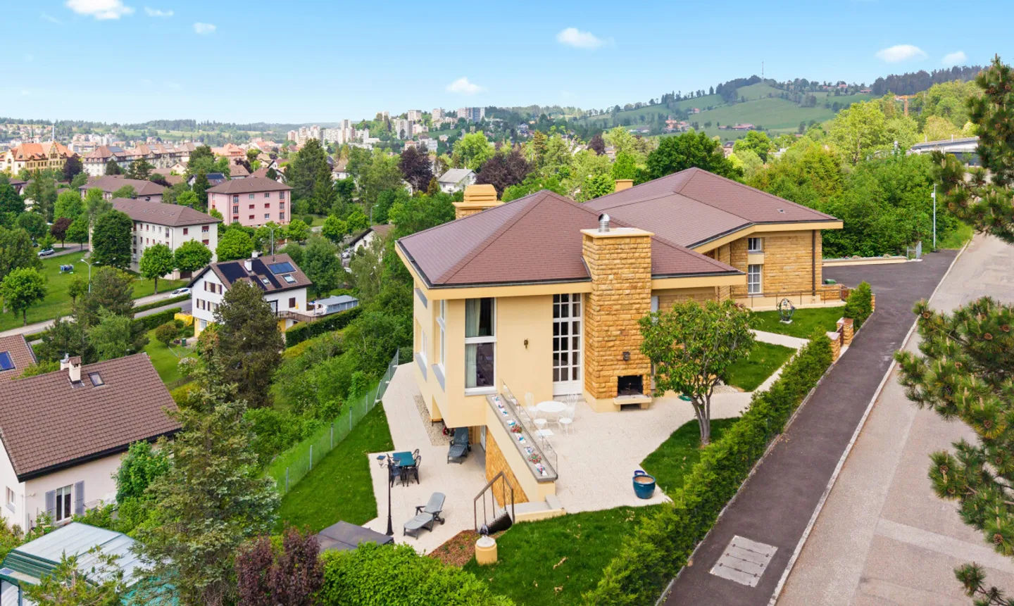 Demeure de maître de 480m² avec appartement de rendement - Photo 1 of 11