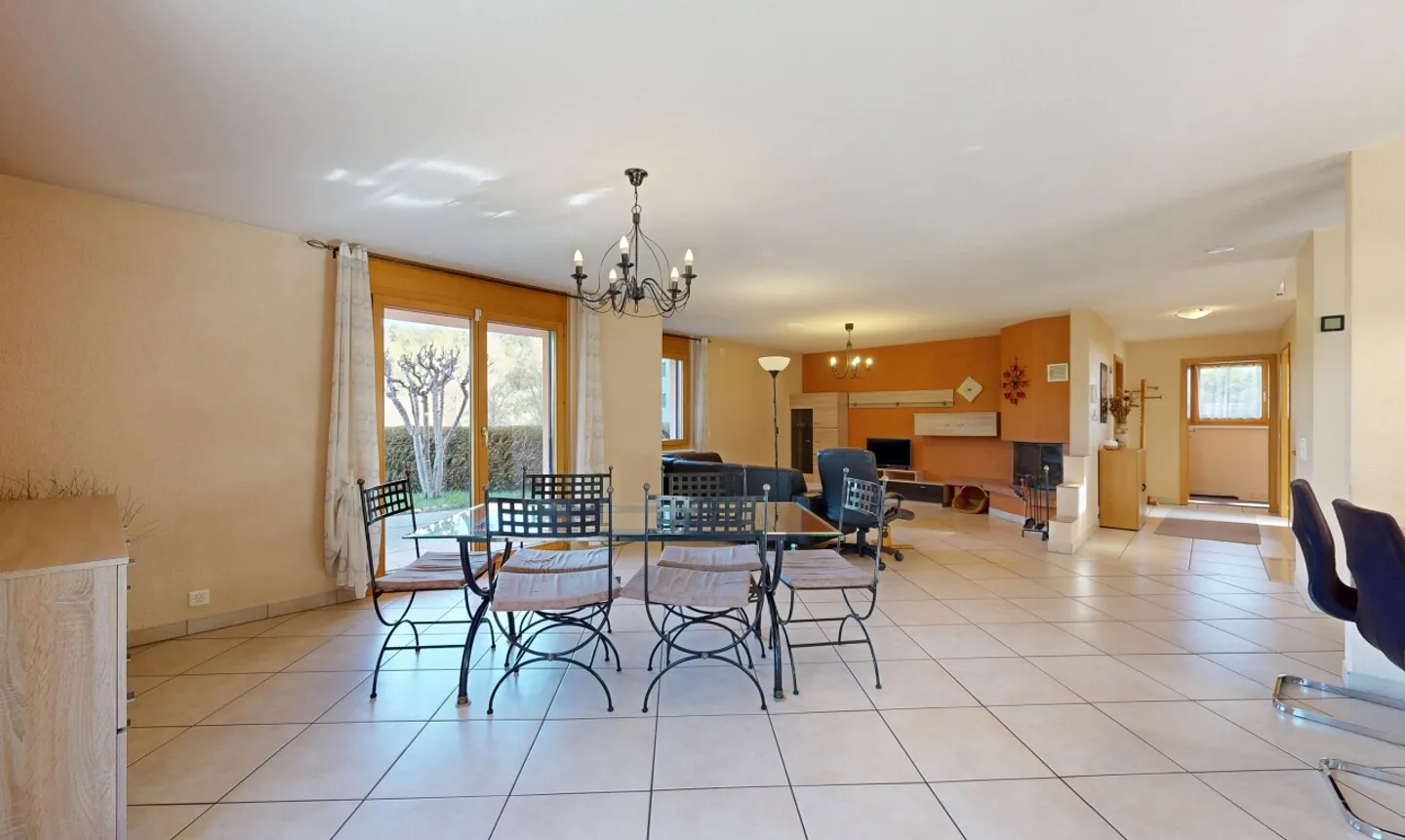 Villa spacieuse avec jardin - Photo 5 sur 11