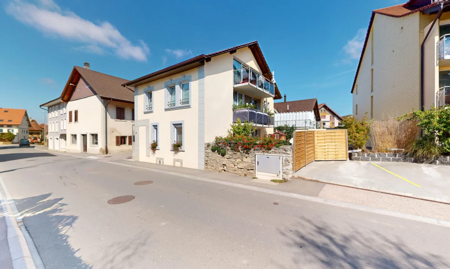 Edificio in affitto con 3 appartamenti affittati! - Foto 2 di 13