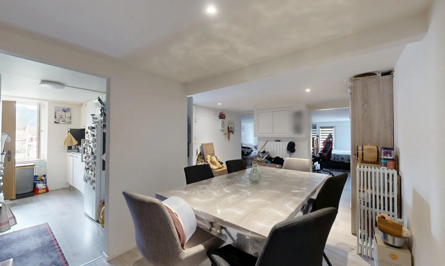 IMMEUBLE DE RENDEMENT RÉNOVÉ, AU CALME, PROCHE DE BULLE EN PLEIN ESSOR - Foto 9 von 13