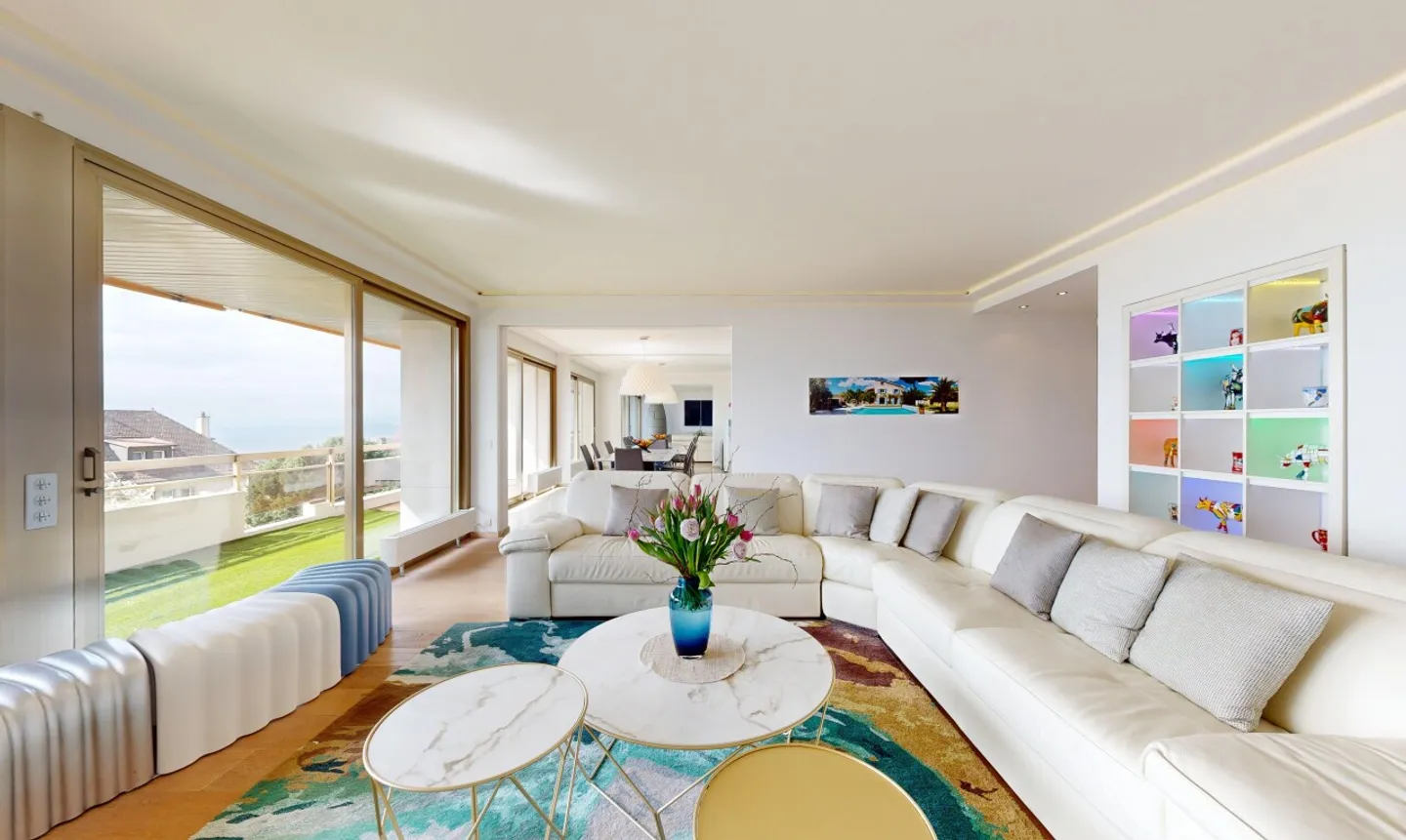 Large 4.5-room apartment with panoramic lake view in Pully - Photo 3 of 11