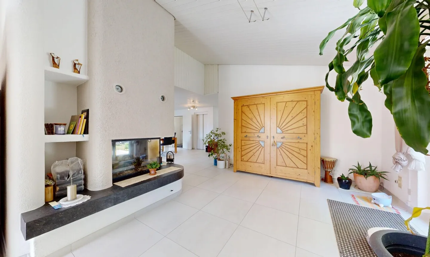 Extraordinary 6.5-Room Semi-Detached Family House - Photo 4 of 11