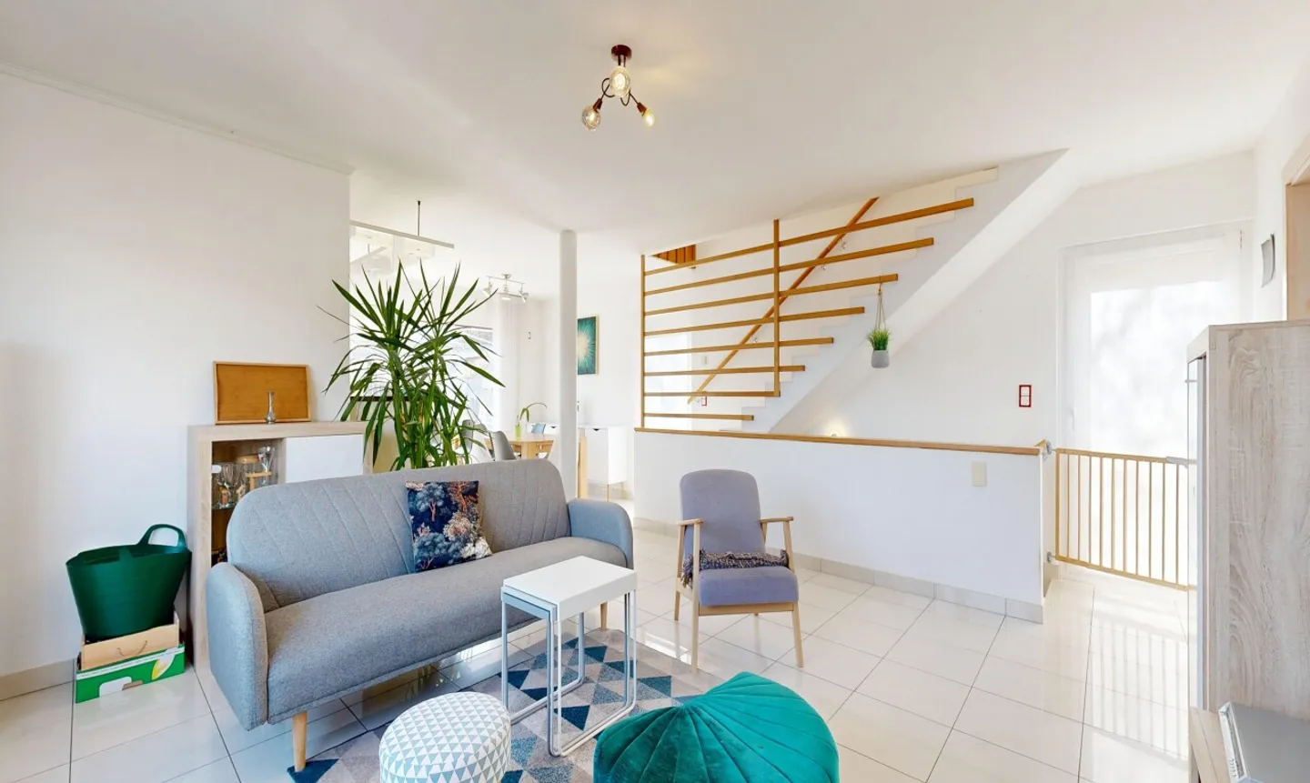 Spacious family home with terrace - Photo 4 of 11