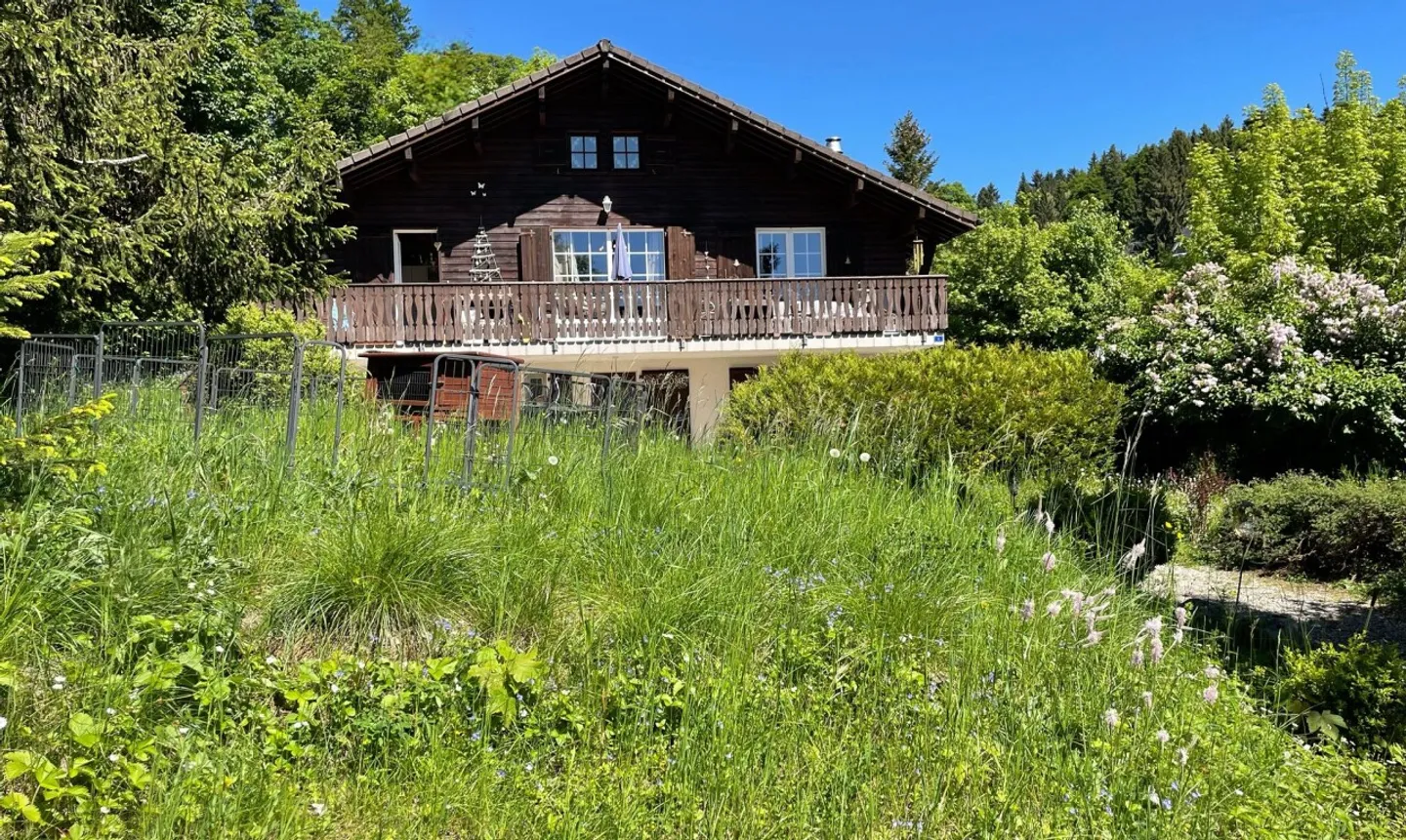 Family Chalet with Independent Studio - Photo 2 of 13