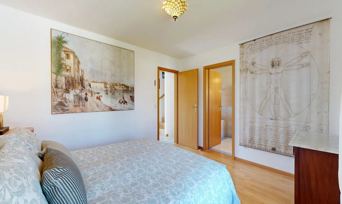 Casa a schiera con grande giardino e volumi generosi - Foto 10 di 11