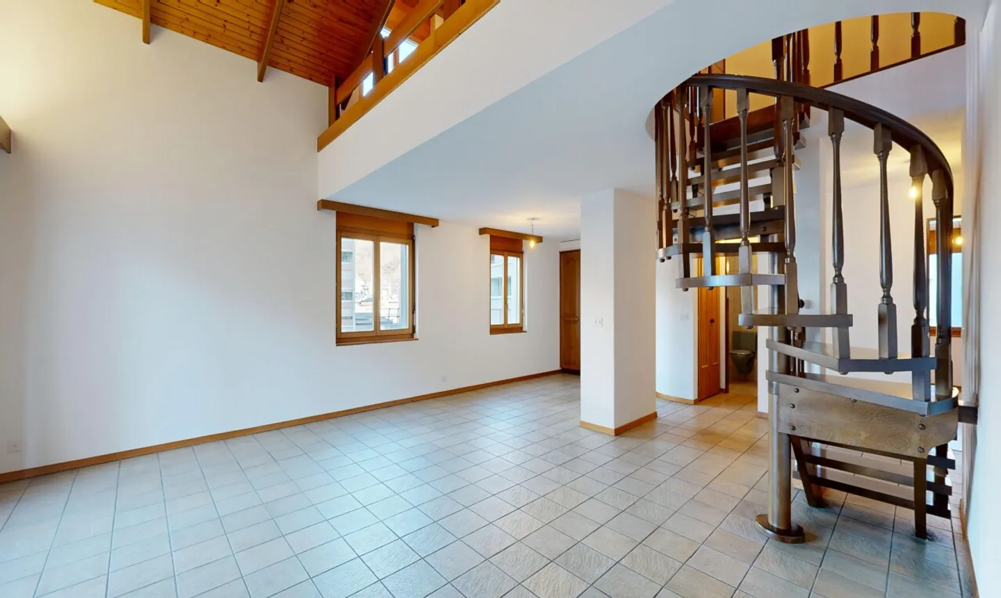 Ampio appartamento duplex di 5 stanze con vista sulle montagne – Ideale per famiglie - Foto 8 di 11