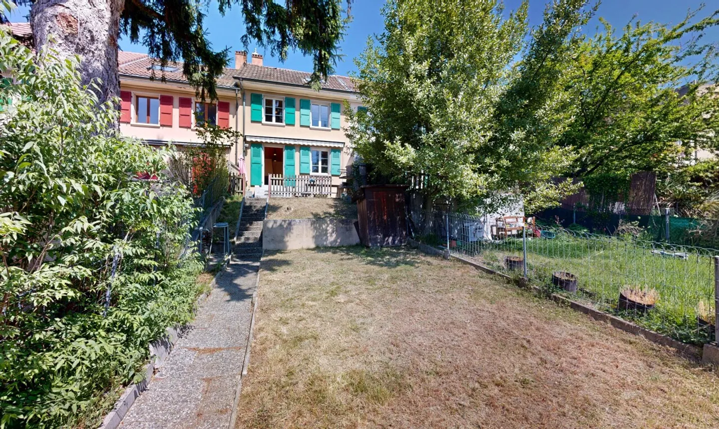 Reihenhaus mit großem Potenzial im Herzen von Lausanne - Foto 1 von 11